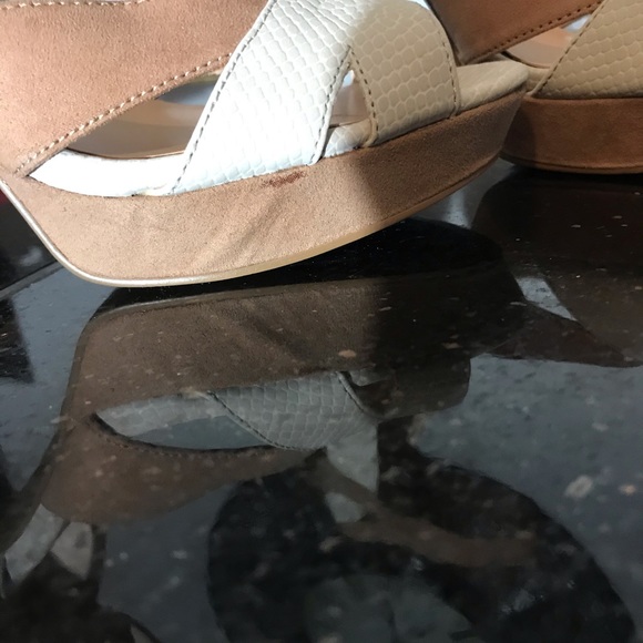 Nine West nude and white heeled sandals - Picture 3 of 4